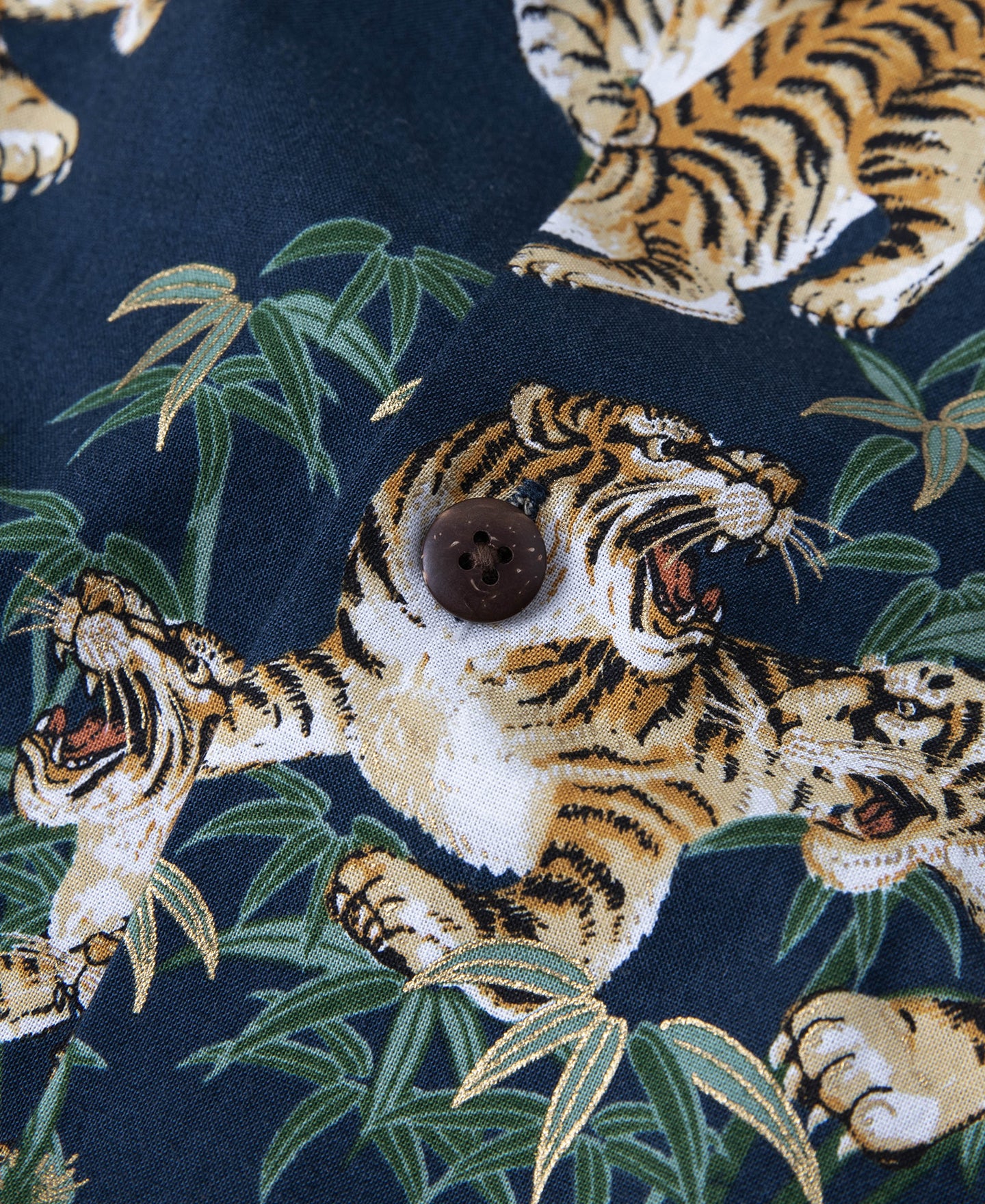 Hawaiian Shirt Tiger Print With Tobacciana Graphics Size 